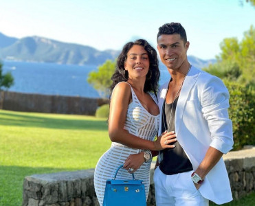 Mən dünyanın ən yaxşı futbolçusunun sevgilisiyəm