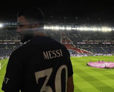 Messinin formasını geyindi, PSJ-nin oyununu izlədi - Qarabağın futbolçusu