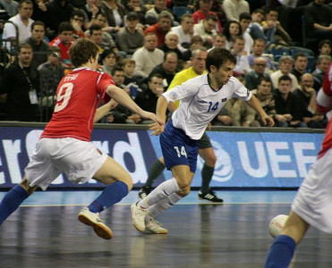 Futbol oynasaydım, maddi baxımdan daha çox qazanardım