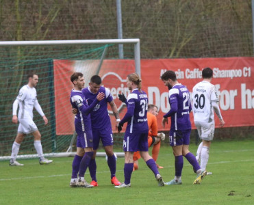 Nazarovlu Ersgebirge'dən darmadağın