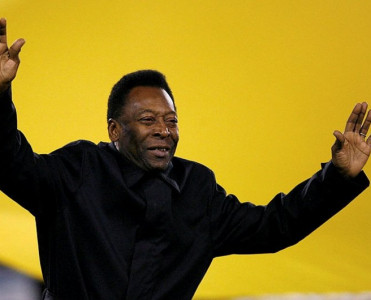 Milli komandanın oynadığı stadiona Pelenin adı veriləcək