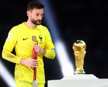 Fransa millisindən getdiyini açıqladı