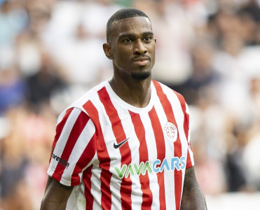 Fənərbaxça'da yeni hücumçu