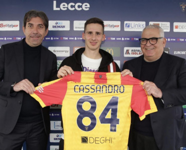 İtaliya klubunda iki ayrılıq, bir yeni futbolçu