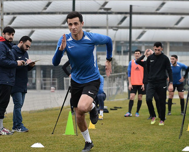 Hakimlər fitnes testindən keçdilər