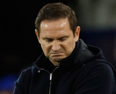 Everton Lempardla yollarını ayırır