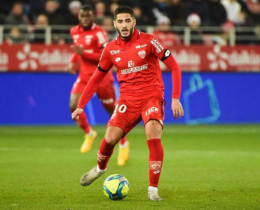 Fənərbaxça'nın sabiq futbolçusu Qarabağ'a keçir