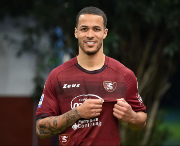 İtaliya klubu milli üzvü ilə gücləndi