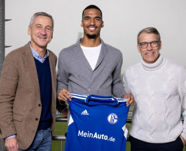 Bundesliqa klubunda 2 yeni futbolçu