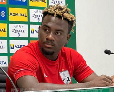 Afrikalı futbolçu Neftçi ilə vidalaşdı