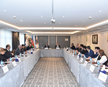 Qarabağ Dirçəliş Fonduna ianə edən Vəkillər Kollegiyasının üzvlərinə ianə sertifikatları təqdim edilib