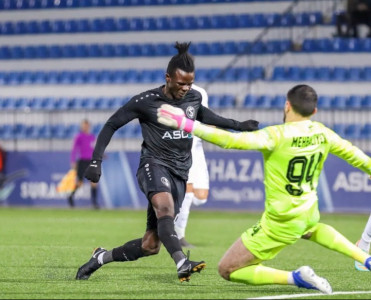 Səbail'in futbolçusu Kəpəz'lə oyunda xəstəxanalıq oldu