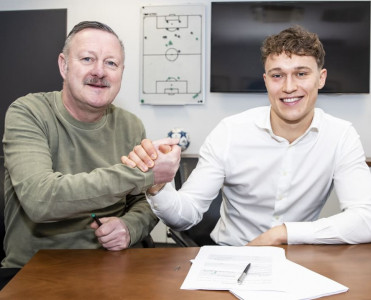 Almaniya klubunda yeni müqavilə