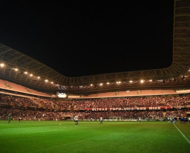 Stadionun tualetində görün nə çəkdilər