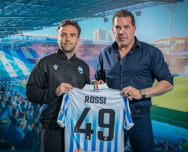 Tanınmış futbolçu karyerasını bərpa etdi