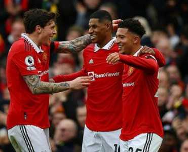 Mançester Yunayted'dən darmadağın , Tottenhem'dən inamlı qələbə