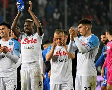 Napoli'dən səfərdə inamlı qələbə