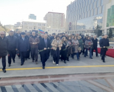 Qərbi Azərbaycan İcması Xocalı soyqırımı abidəsini ziyarət edib