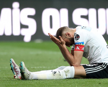 Cenk Tosun ilk dəfə bu aqibəti yaşadı