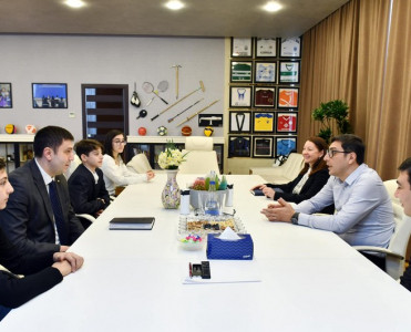 Fərid Qayıbov Malayziyaya yollanacaq gənc badmintonçularla görüşüb