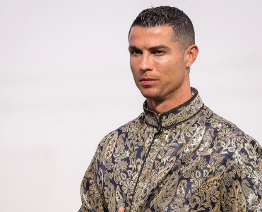 Ronaldonu FİFA-nın sorğusunda kim əvəzləyib?