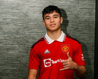 Mançester Yunayted'də 16 yaşlı hücumçu