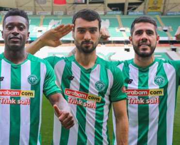 Konyaspor Mahir Emreli'ni təqdim etdi