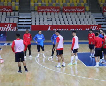 Millimiz Polşada ilk məşqə çıxdı - VİDEO