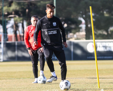 Komanda bir oyunçudan asılı olmalı deyil