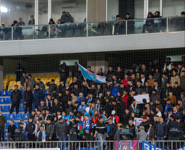 Azarkeşlər Turan Tovuz'u ziyana saldı