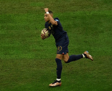 Mbappe yenidən kapitan seçildi