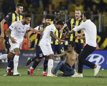 Beşitkaş'ın futbolçularına hücum edən azarkeşin cəzası bilindi