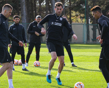 Neftçi'nin zədəlisi sıraya döndü