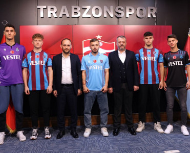 Trabzonspor'da beş futbolçu ilə yeni müqavilə