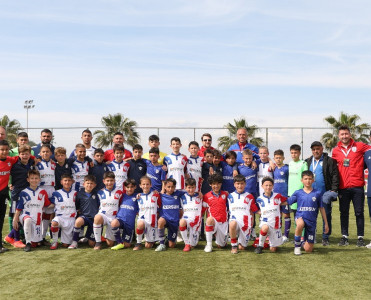 Qarabağ qrupda qaldı, Neftçi 1/16 finala yüksəldi