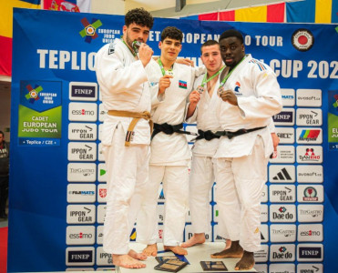 Yeniyetmə cüdoçular Avropa kubokunda birinci oldular