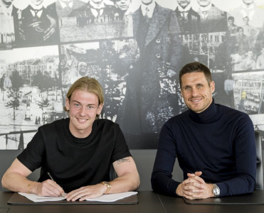 Borussiya'da yeni müqavilə