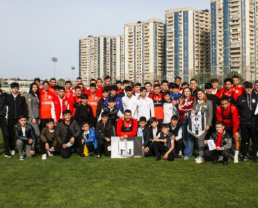 Orta məktəb şagirdləri Neftçi'nin qonağı oldular