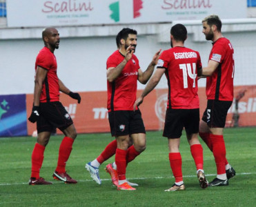 Neftçi ilə oyuna tam heyətlə