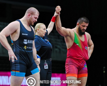 Sərbəst güləşçilərdən AÇ-də daha 1 gümüş və 2 bürünc medal