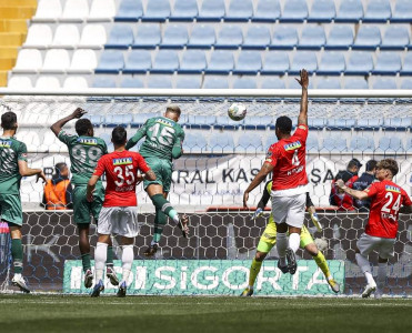 Emreli oynadı, Konyaspor səfərdə qalib gəldi