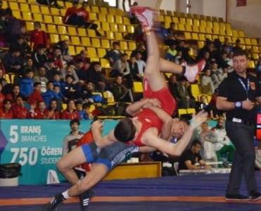 Azərbaycan güləşçiləri “Zəfər kuboku”nda mübarizəyə başlayır