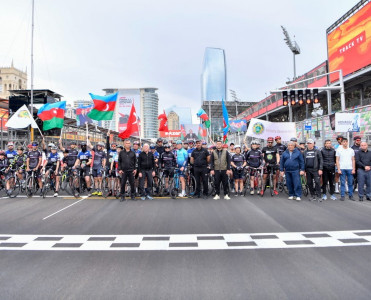 Bakı şəhər trekində veloyürüş keçirildi