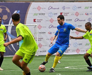 Ukrayna Bakıda darmadağına sevindi