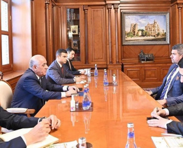 Baş nazir WMF prezidenti ilə görüşdü