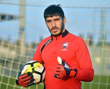 “Zirə”də 100-ə çatan üçüncü futbolçu