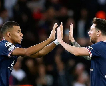 Messi və Mbappe rəqib oldu