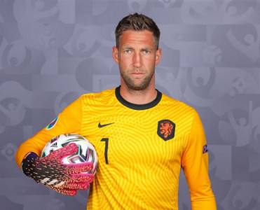 "Ayaks"ın qapıçısı karyerasını BİTİRİR