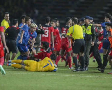 Milli komandaların oyununda kütləvi DAVA