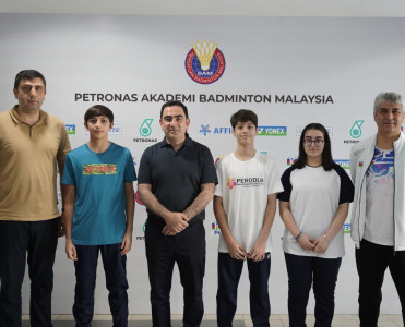 Federasiya prezidenti milli komandanın üzvləri ilə görüşüb